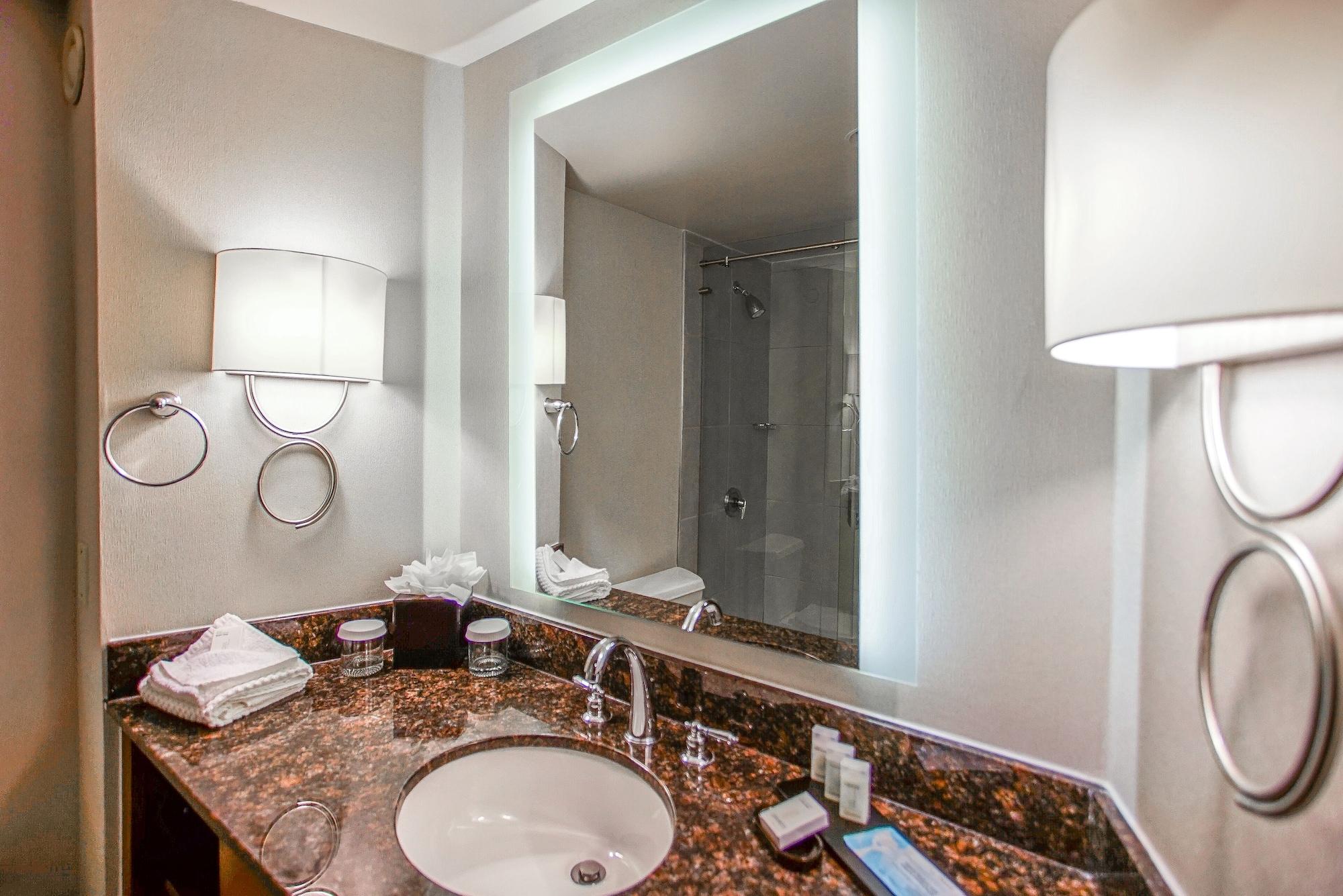 Ramada By Wyndham Southfield Ξενοδοχείο Εξωτερικό φωτογραφία