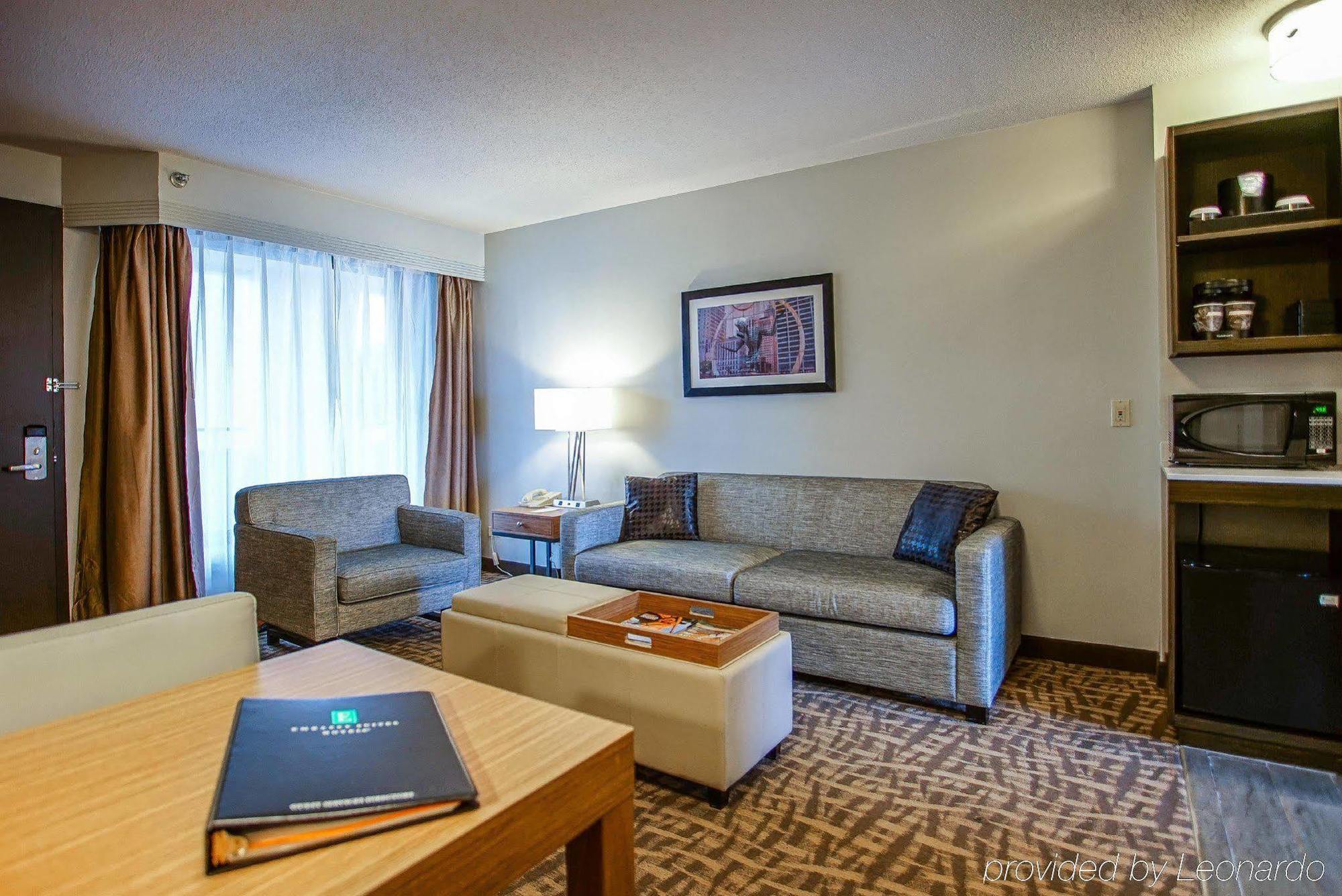 Ramada By Wyndham Southfield Ξενοδοχείο Εξωτερικό φωτογραφία