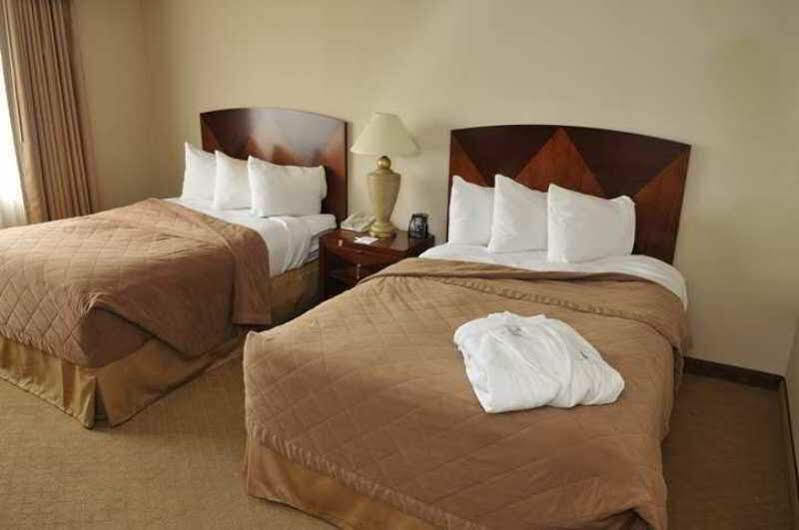 Ramada By Wyndham Southfield Ξενοδοχείο Εξωτερικό φωτογραφία