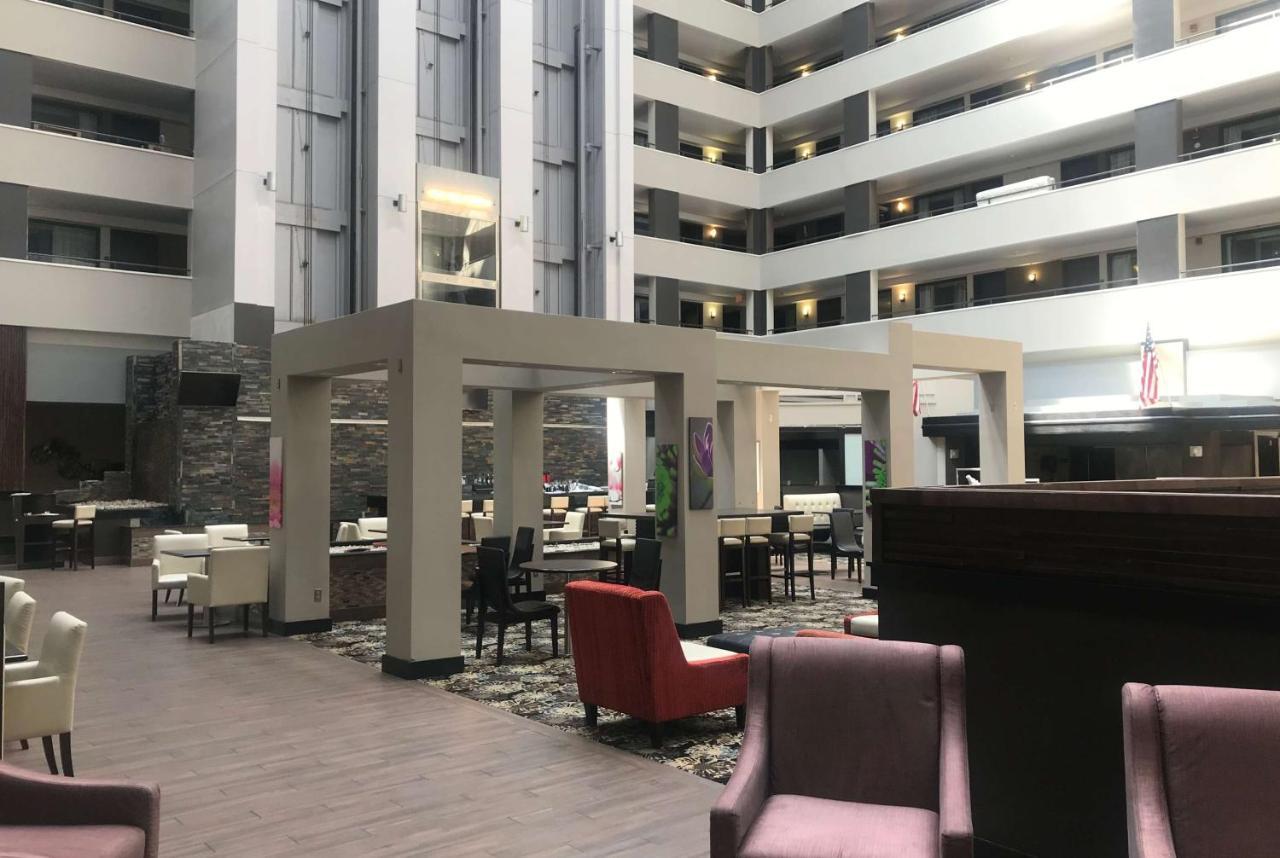 Ramada By Wyndham Southfield Ξενοδοχείο Εξωτερικό φωτογραφία
